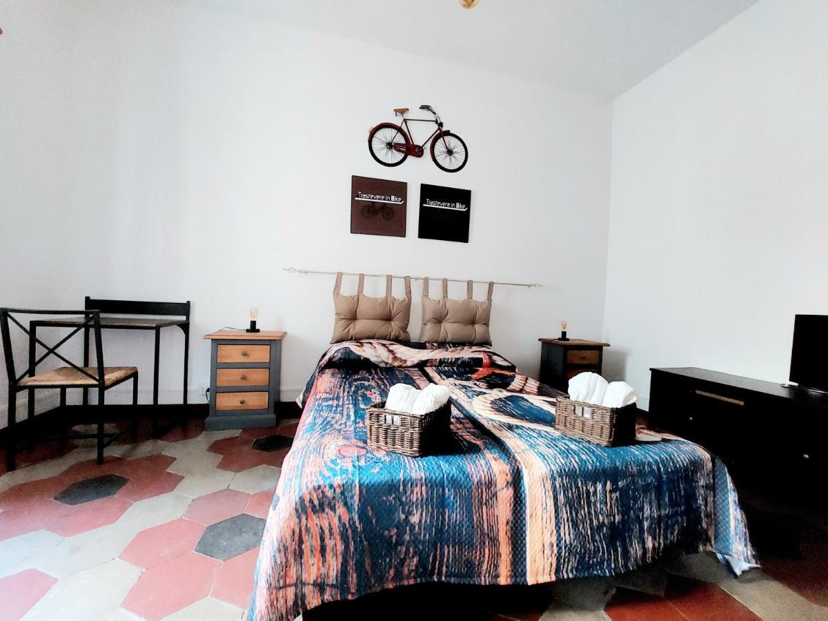 Trastevere In Bike - Con Wi-Fi E Ac Řím Exteriér fotografie